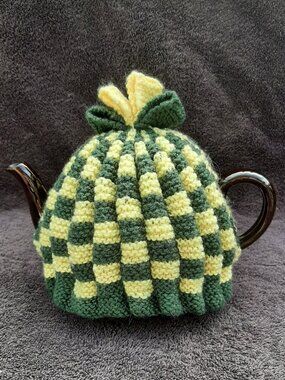 Tea Pot Cozy Knitted Green/Yellow Checkered (Small)
